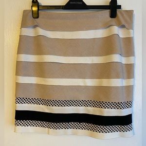 White House / black market tiered skirt lined